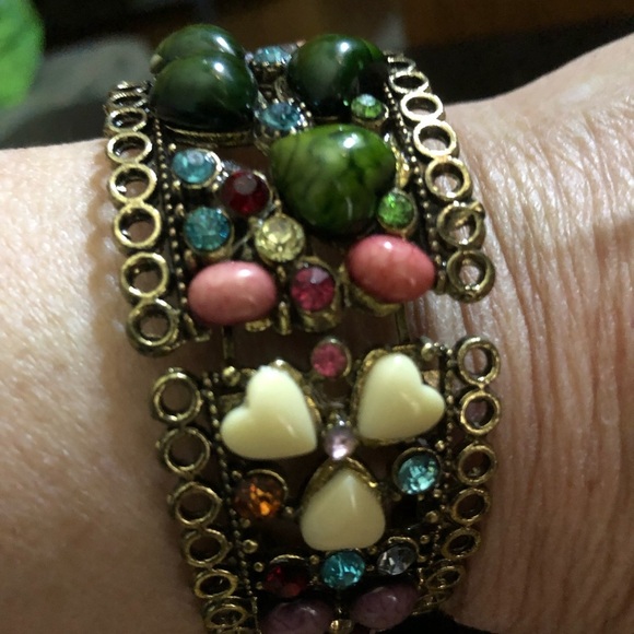 Colorful boho style rhinestones and colourful stones embedded in a gold metal. - Picture 7 of 12